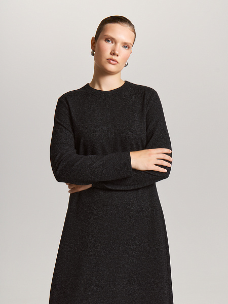 Расклешенное трикотажное платье