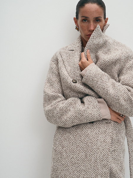 Длинное зимнее утепленное шерстяное пальто