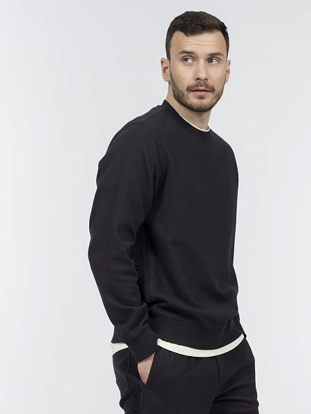 Свитшот из фактурного трикотажа