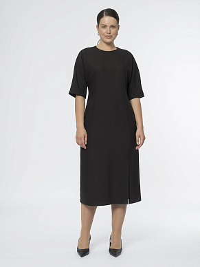 Силуэтное черное платье