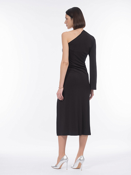 Платье из вискозы с открытым плечом