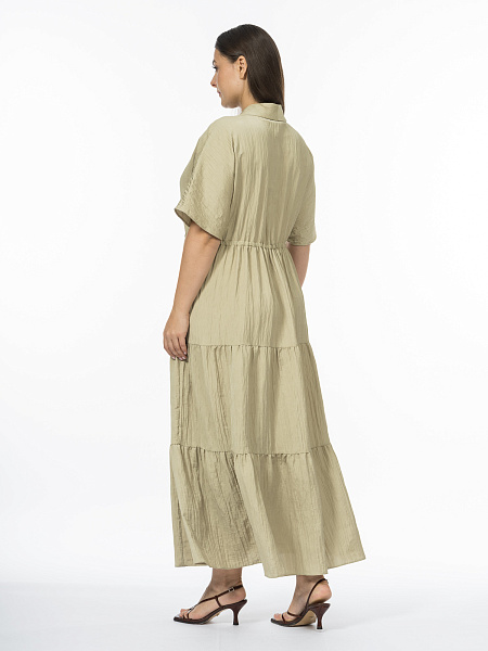 Приталенное платье с ярусами