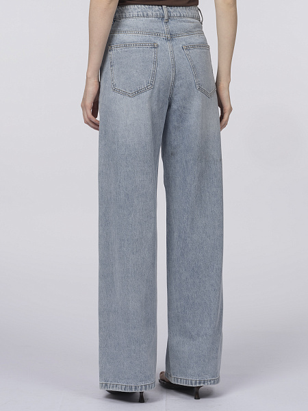 Прямые свободные джинсы