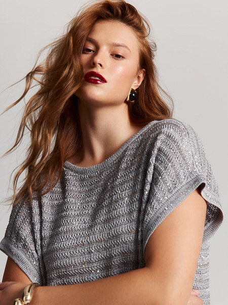 Джемпер с вырезом-лодочкой