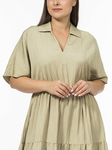 Приталенное платье с ярусами