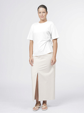 Футболка из хлопка с дизайнерским перекрутом