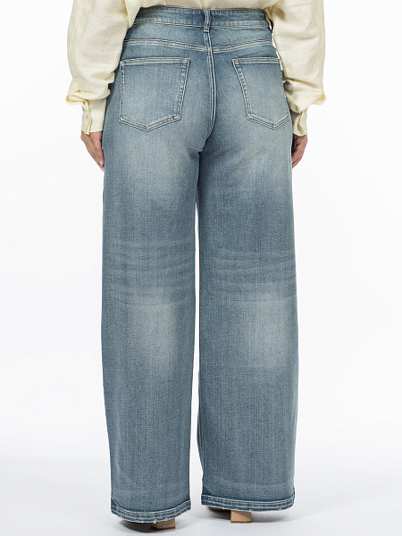 Прямые джинсы-пятикарманники