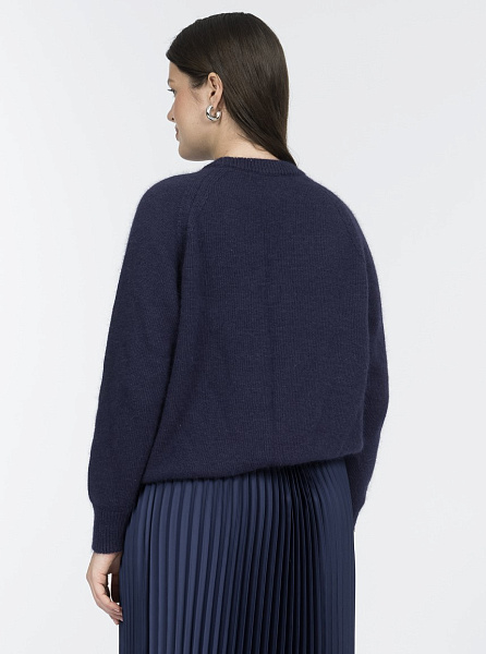 Джемпер с пушистой ангорой