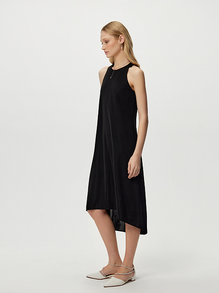 Платье с асимметричным подолом