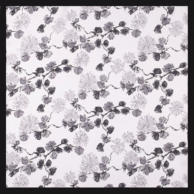 Шелковистый платок с растительным узором