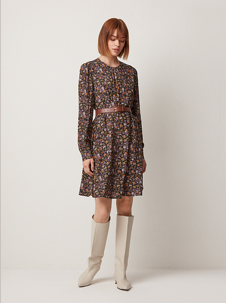 Платье с длинным рукавом