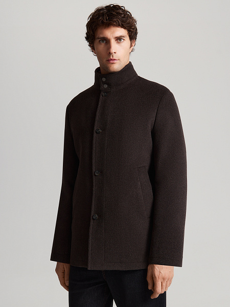 Укороченное пальто с отстегивающейся манишкой, утепленное синтепоном