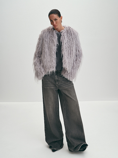 Короткая демисезонная шуба из искусственного меха