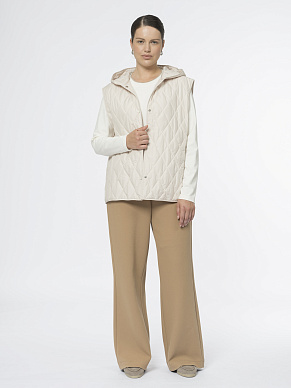 Стеганый жилет с капюшоном