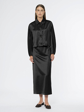 Легкий пиджак с атласным блеском