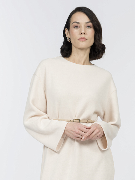 Прямое трикотажное платье с ремнем