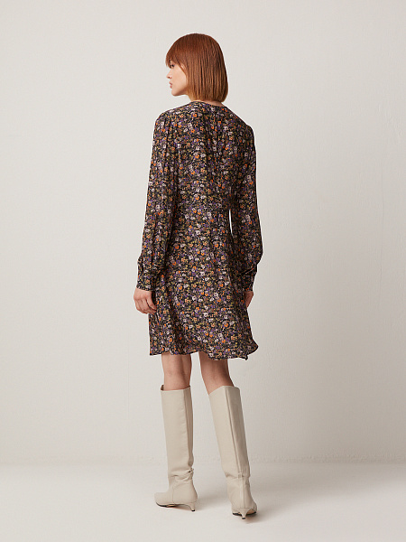 Платье с длинным рукавом