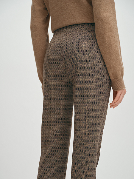 Трикотажные брюки со стрелками