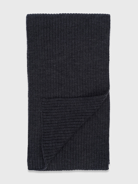 Фактурный шарф в крупный рубчик