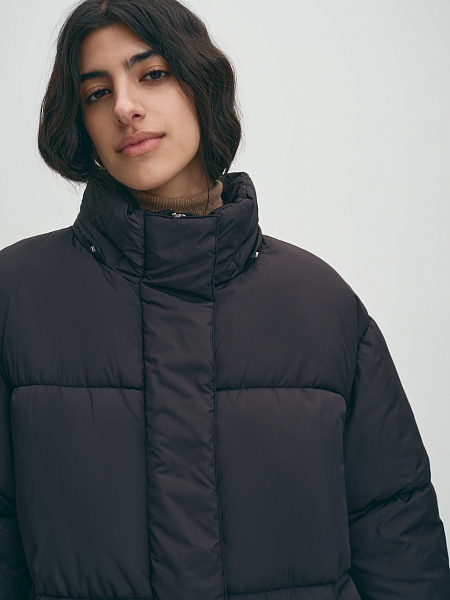 Длинный теплый пуховик с капюшоном на молнии