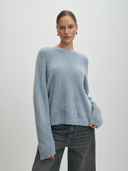 Вязаный пушистый джемпер