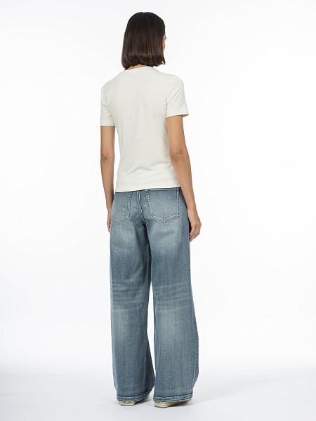 Футболка с перекрутом