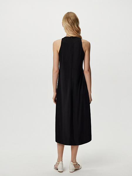 Платье с асимметричным подолом