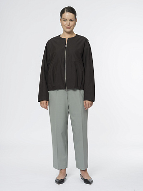 Короткая куртка оригинального кроя