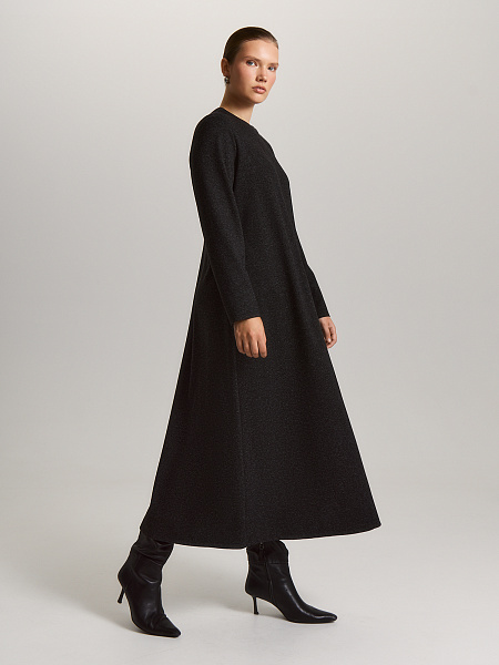 Расклешенное трикотажное платье