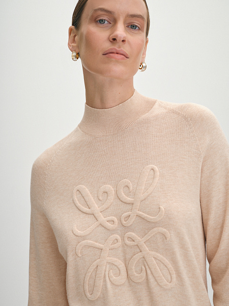 Вязаный джемпер с вышивкой