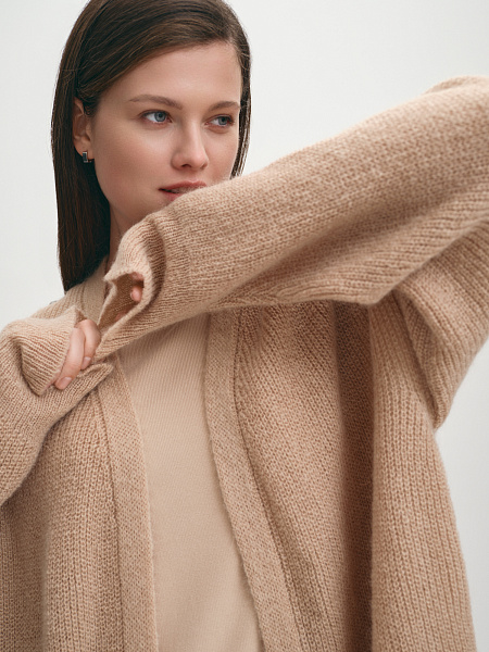 Теплый удлиненный вязаный кардиган