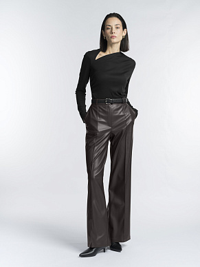 Прямые брюки из мягкой экокожи