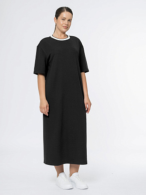 Прямое трикотажное платье