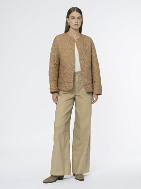 Стеганая куртка на кнопках