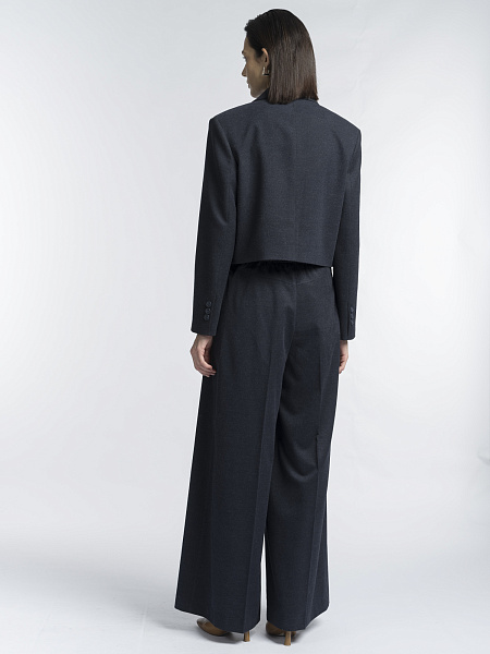 Короткий прямой пиджак из вискозной костюмной ткани