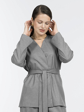 Блуза с поясом из мягкой шерстяной ткани