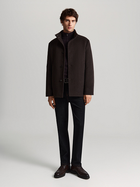 Укороченное пальто с отстегивающейся манишкой, утепленное синтепоном