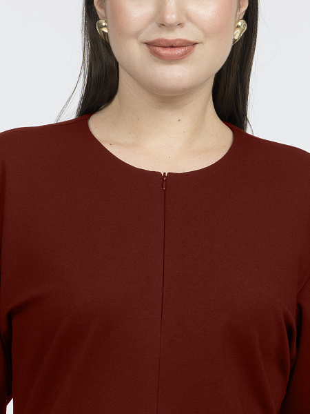 Трикотажное платье с круглым вырезом