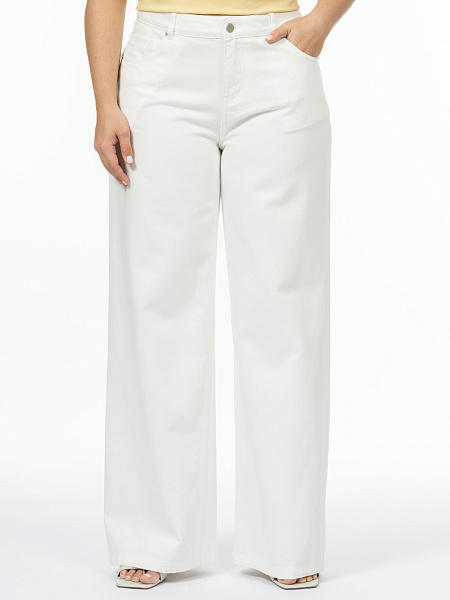 Джинсы-пятикарманники из белого денима