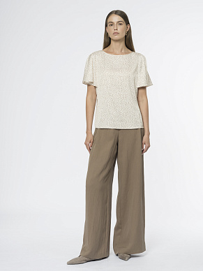 Блуза с летящими рукавами